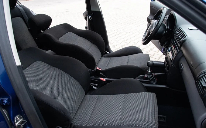 Seat Leon cena 10900 przebieg: 192000, rok produkcji 2004 z Ostrów Lubelski małe 667